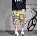 Retro loose-fit camouflage shorts in cropped length for summer