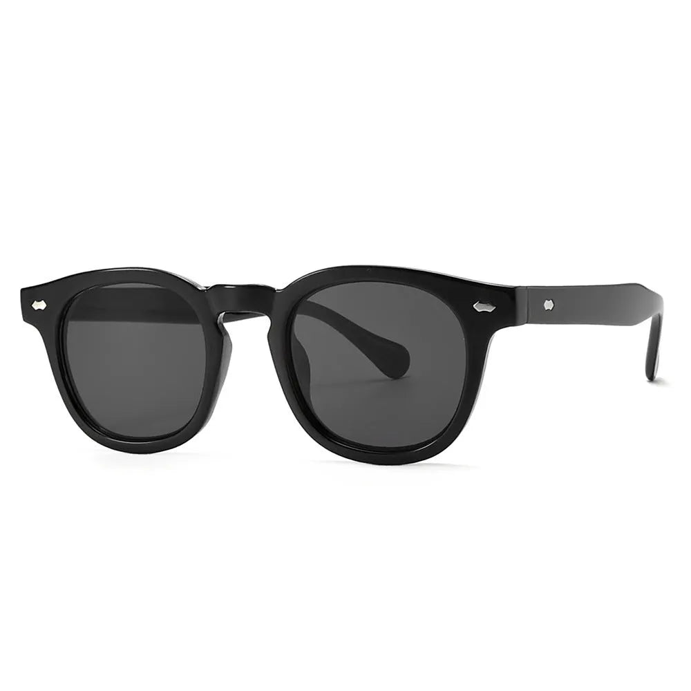Round rim sunglasses with simple design in multiple frame and lens colour combinations