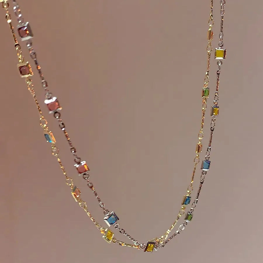 Square colour clavicle chain necklace with geometric artificial crystals in gold or white K plating