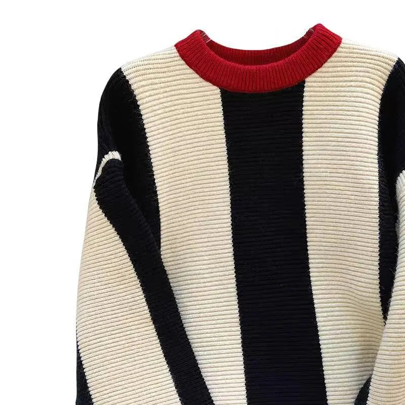 Women's striped cashmere sweater with round neck and regular sleeves in contrast colours