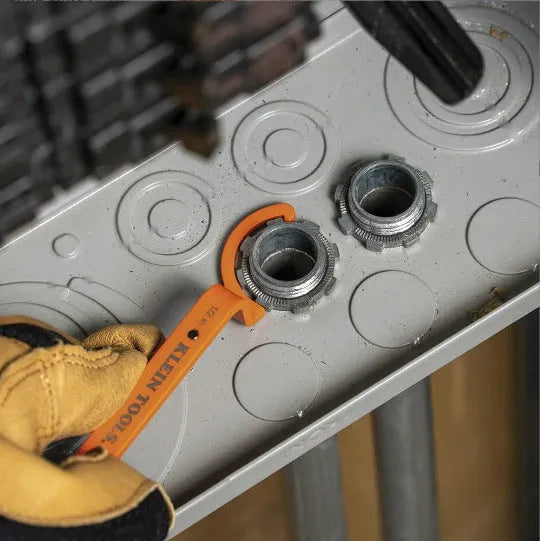 Crescent magnetic suction wrench three-piece set showing orange, grey and black colour-coded spanners