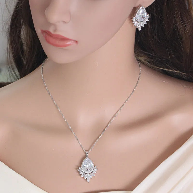 Complete bridal jewellery set on a AAA chain in blue, red, and white colour options for formal dinners.