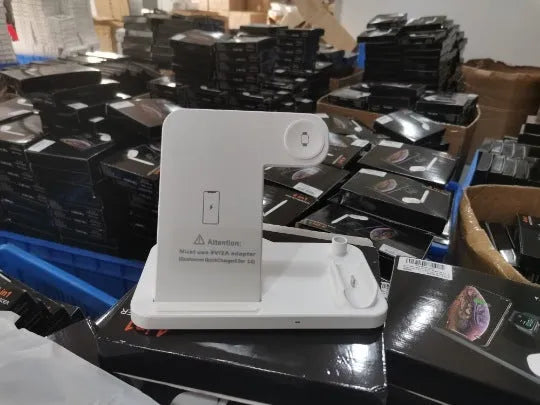Folding 4-in-1 wireless charger with 15W quick charge for Apple iPhone devices