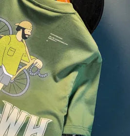 Green men's loose fit t-shirt with literary youth print and short sleeves for sports wear