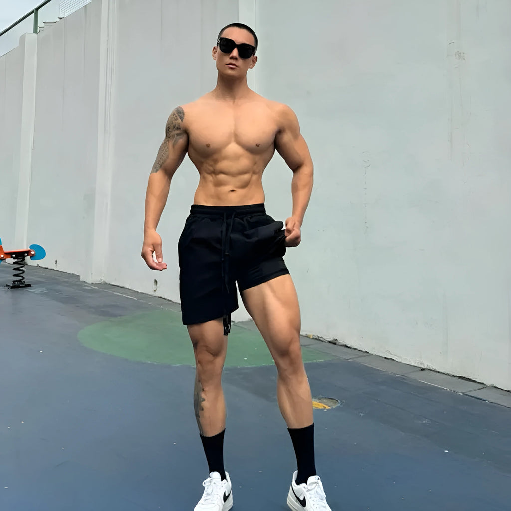 Men's ice silk quick-drying shorts in quarter-length cut with elastic waistband