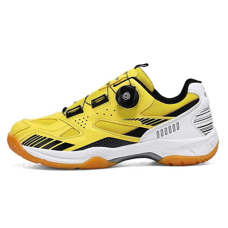 Unisex casual sneakers in round-toe design with microfiber and fabric upper