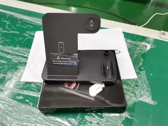 Folding 4-in-1 wireless charger with 15W quick charge for Apple iPhone devices