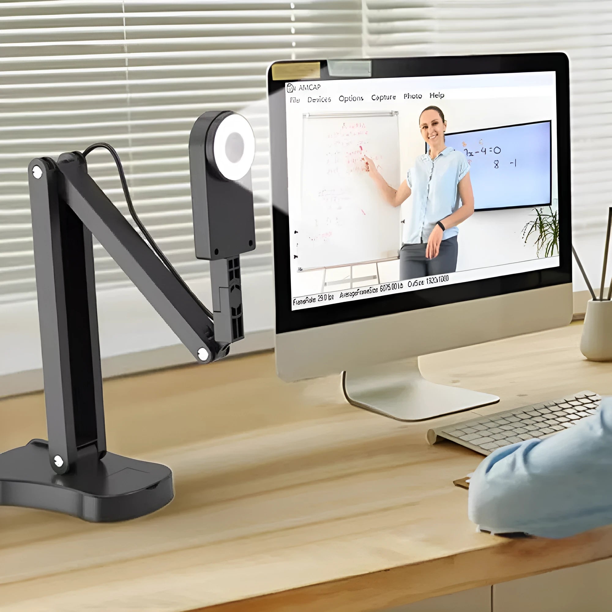 USB webcam with microphone for computer video calls and live streaming