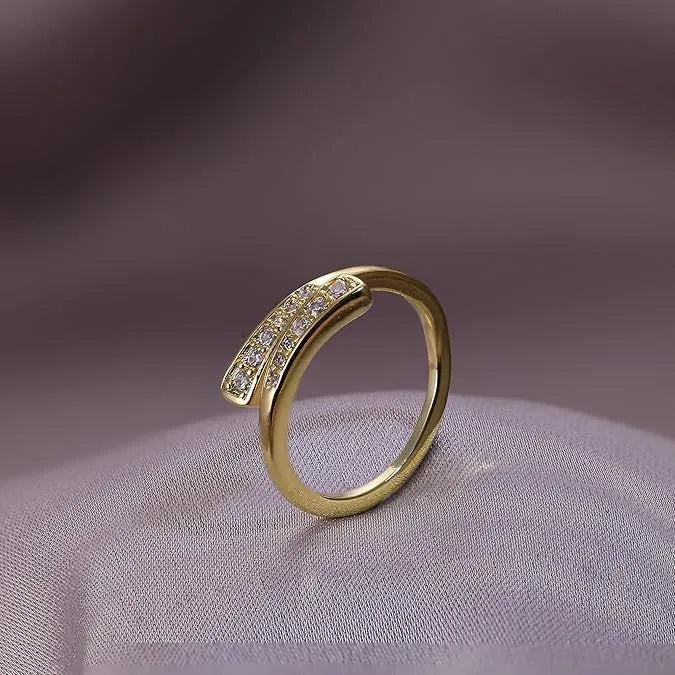 Geometric gold plated toe ring with rhinestone or water drop decoration on toe