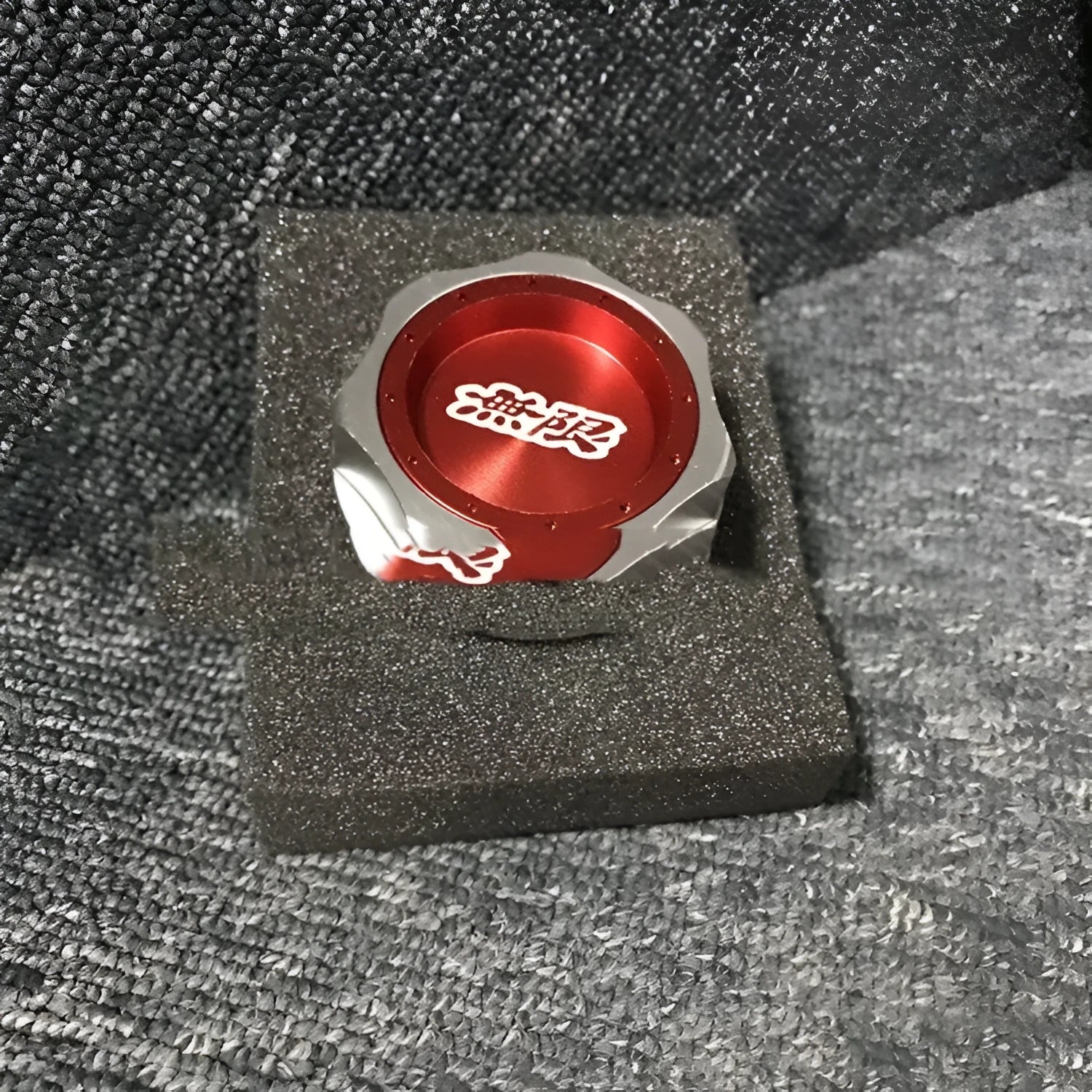 Aluminium alloy oil filter cap for Honda vehicles in six colour options.