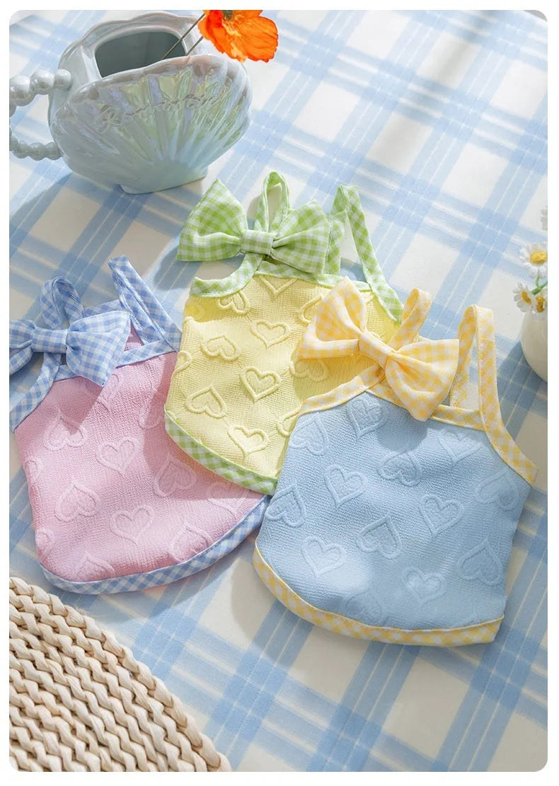 Small dog vest with heart texture and bow suspenders in elastic fabric for dogs 0.50kg to 10.00kg