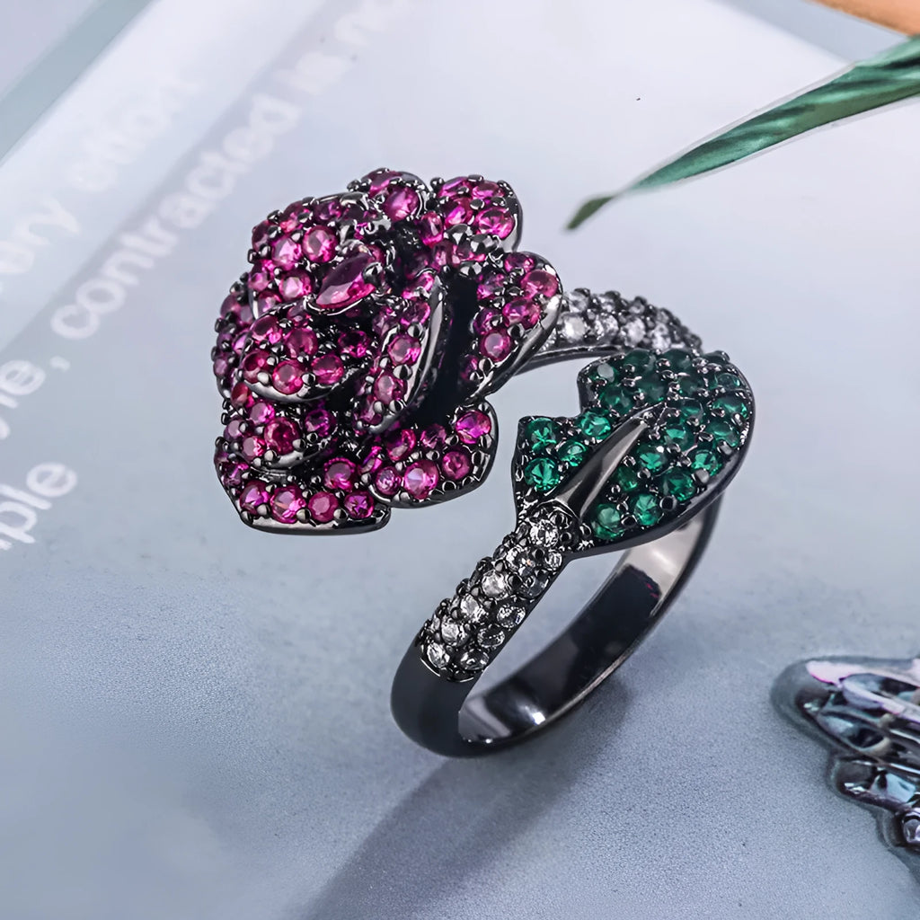 Geometric black gold flower personality ring for women on a copper base.