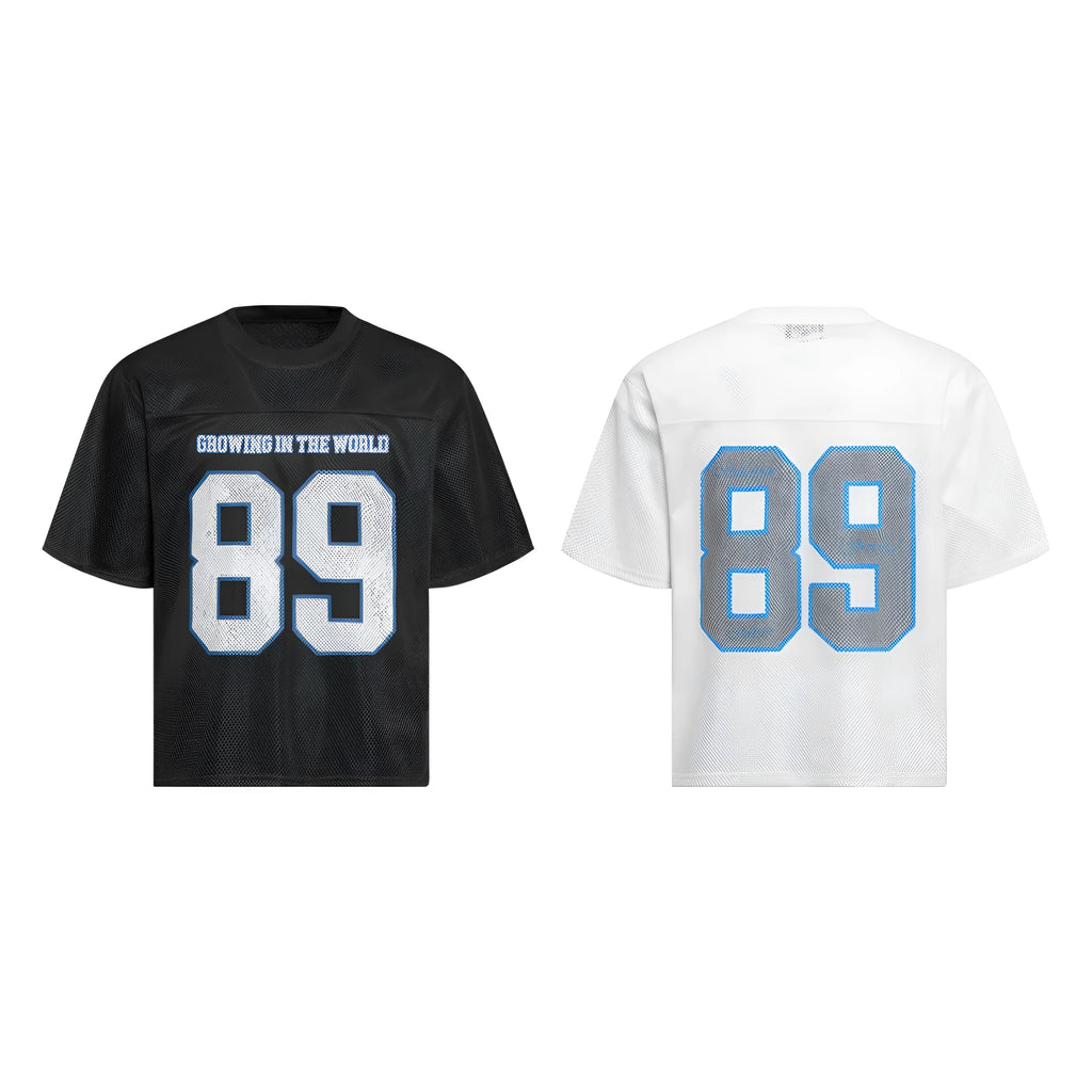 Loose-fitting casual t-shirt in black or white colour with short sleeves and polyester blend fabric