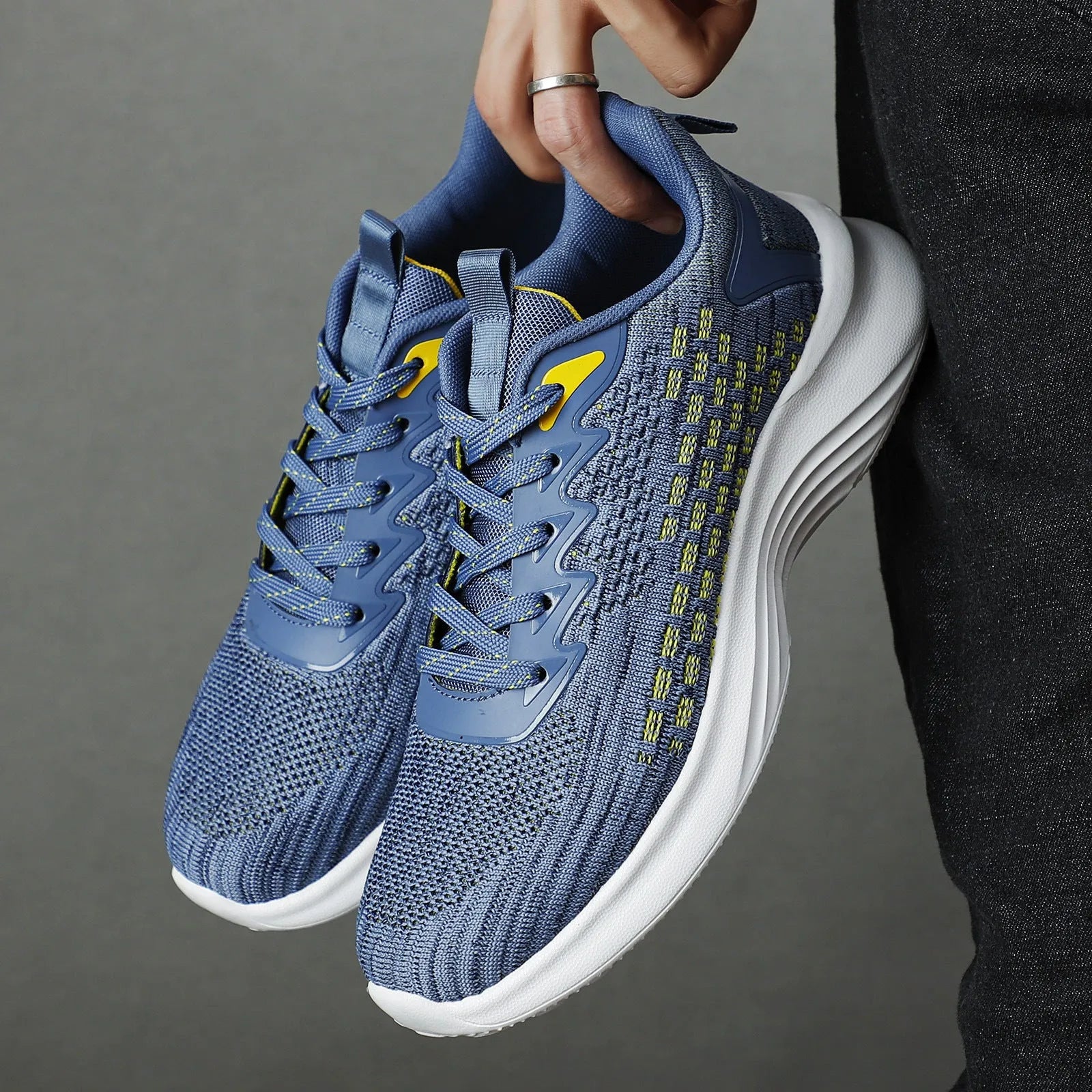 Women's lavender purple Flyknit running shoes with mesh lining and EVA sole