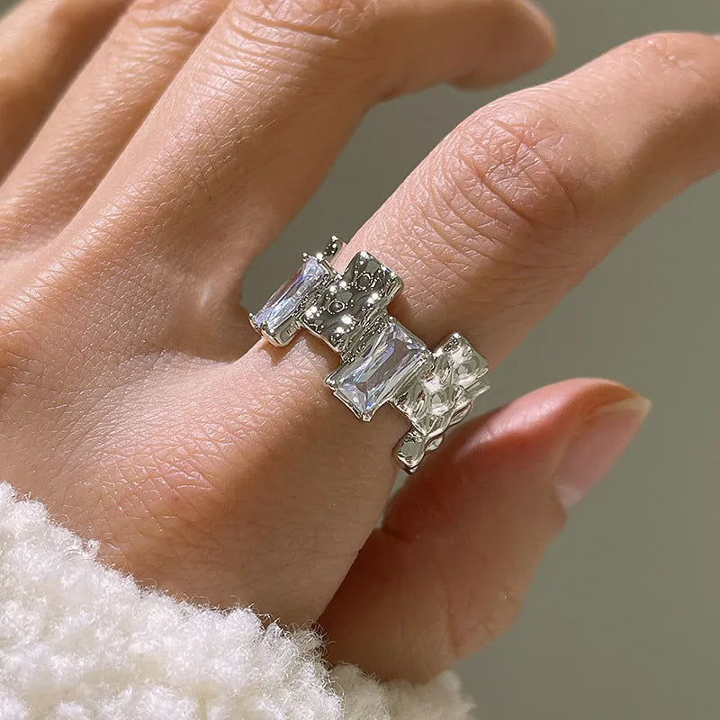 Open geometric silver ring with three-dimensional zircon decoration in retro pastoral style