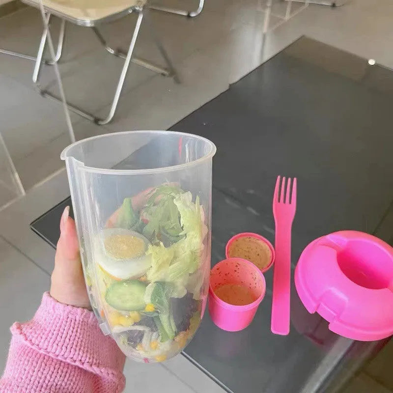 Portable 1000ml PP salad cup with lid and fork in Klein Blue on white background