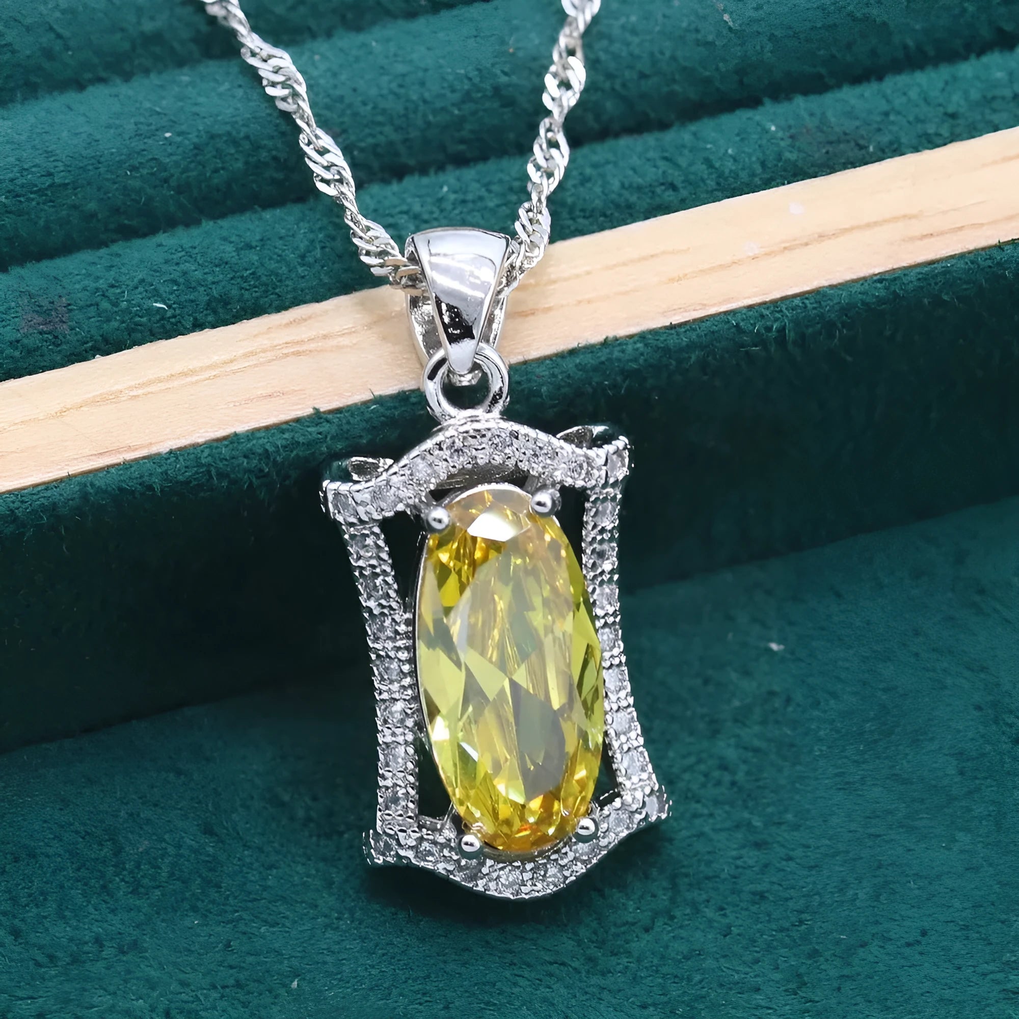 Women's zircon jewellery set with necklace, earrings, ring and bracelet in anti-allergy alloy
