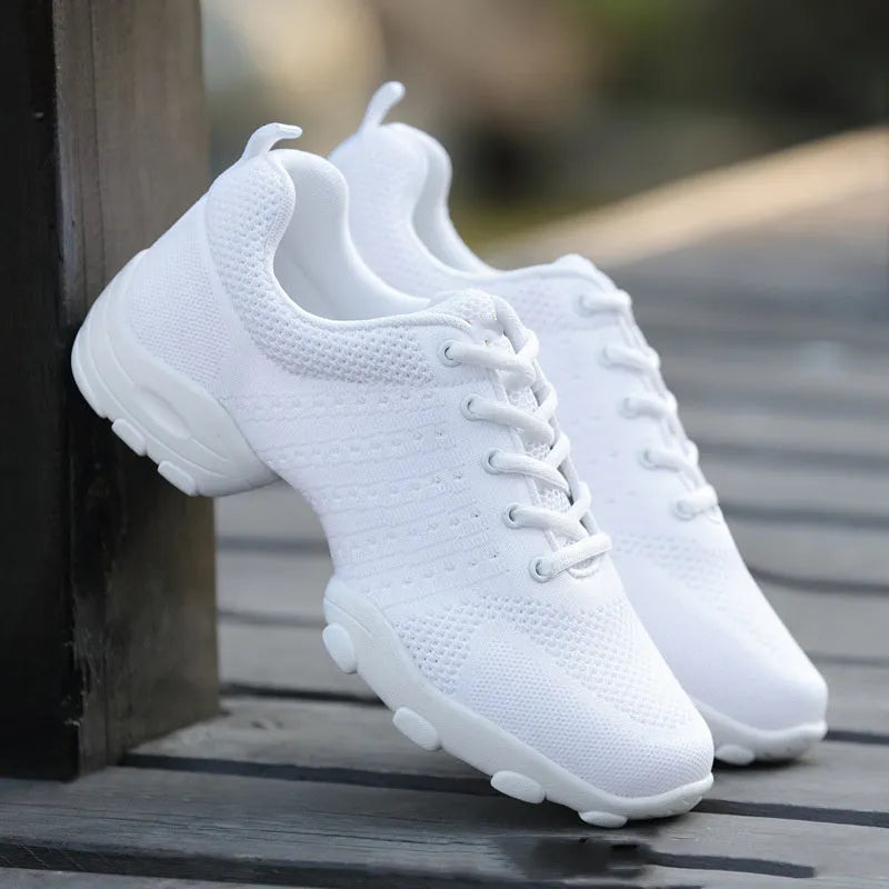 Men's lightweight mesh sports shoes with fly woven upper and PU sole in black