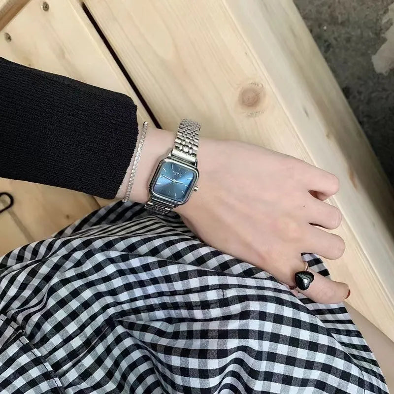 Slim retro quartz watch for women with bamboo strap in silver finish 8mm thick