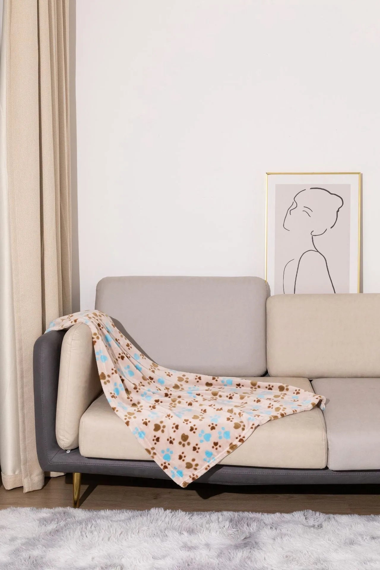 Polyester pet blanket with cartoon dog pattern in blue dog or dog's paw designs