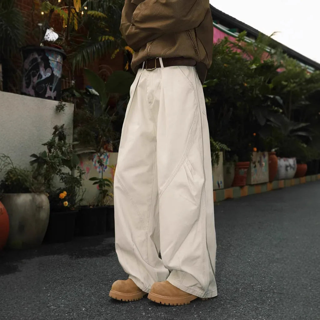 Men's pleated straight-leg trousers with micro-elastic waist in striped pattern