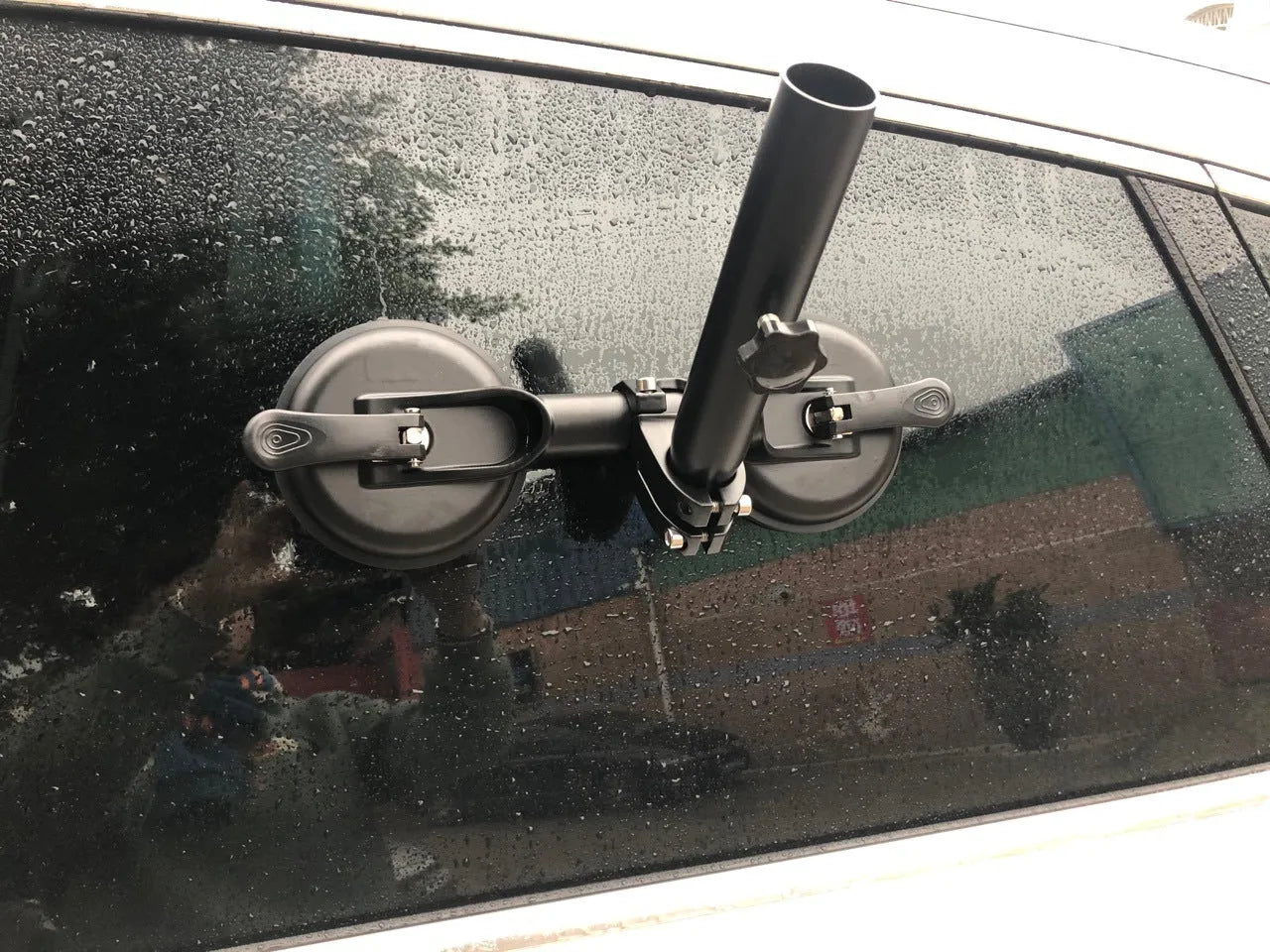 Black off-road vehicle flagpole sucker base with round suction cup and rubber disc