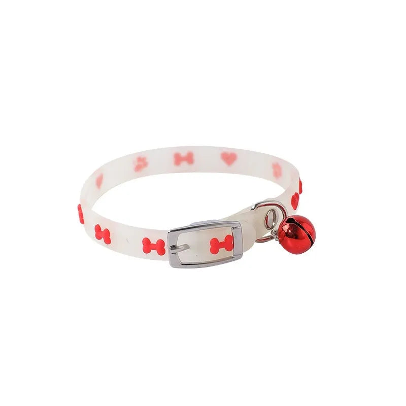 Glow in the dark adjustable cat collar with metal bell on a 29cm silicone chain