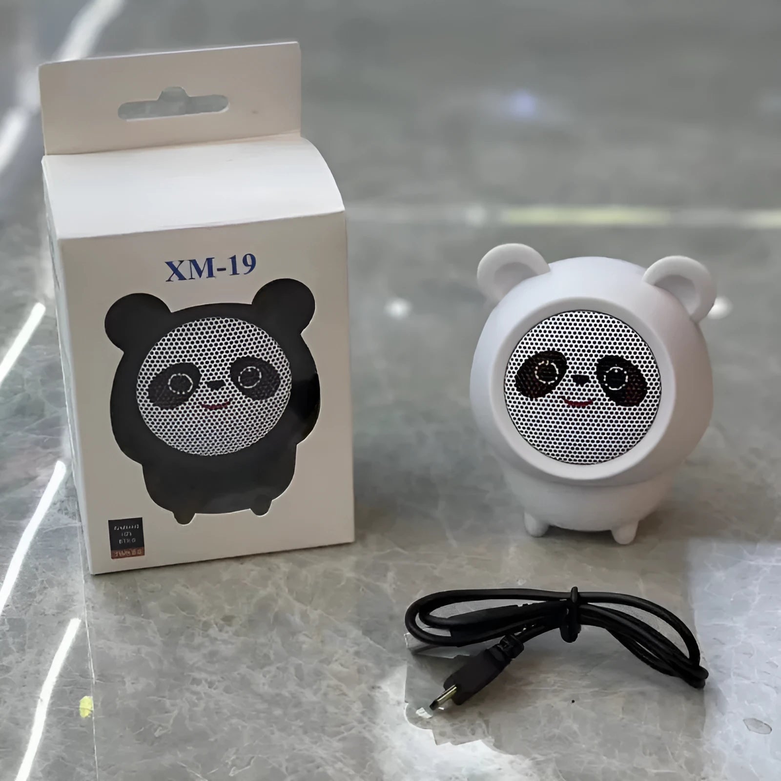 Cartoon panda desktop wireless Bluetooth speaker in white plastic with USB power
