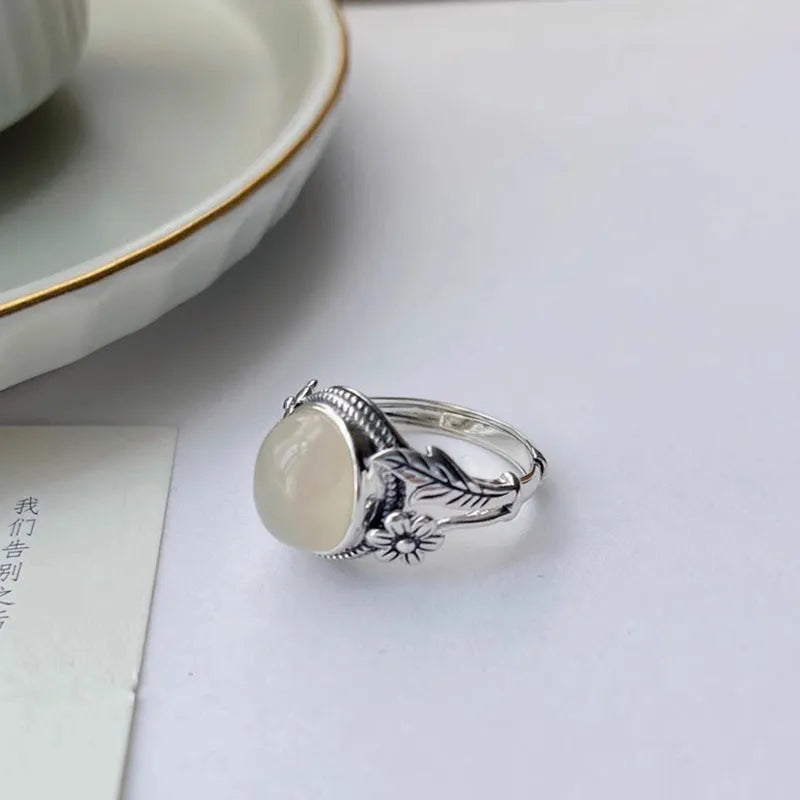 Adjustable copper vintage ring with U-shaped design and white chalcedony aesthetic