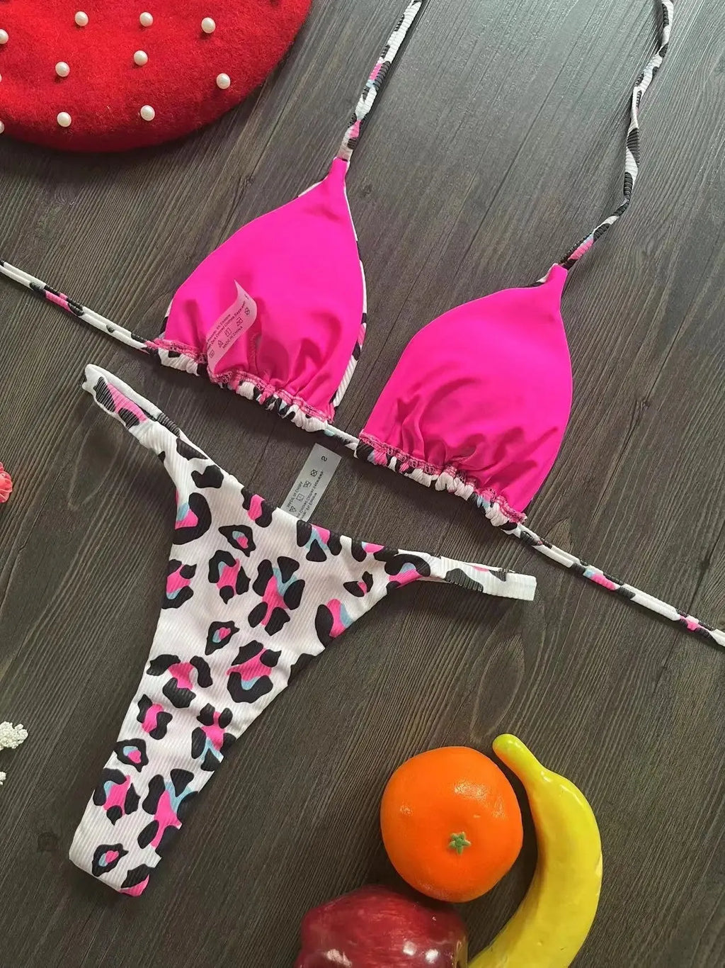 Women's printed bikini swimsuit with quick-dry fabric and cotton lining in briefs style