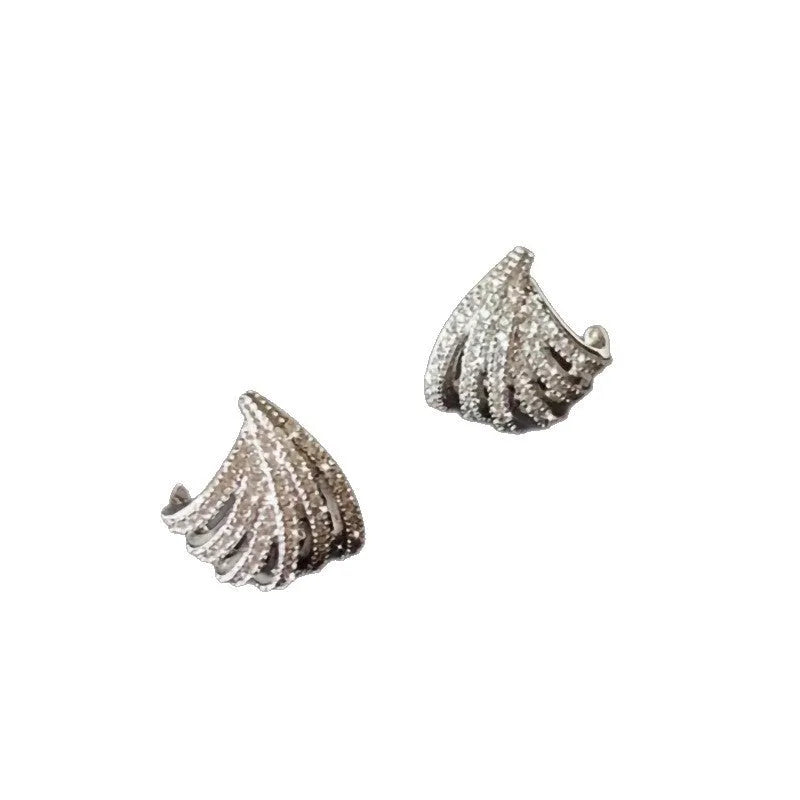 Geometric platinum-coloured zircon earrings with line design for women