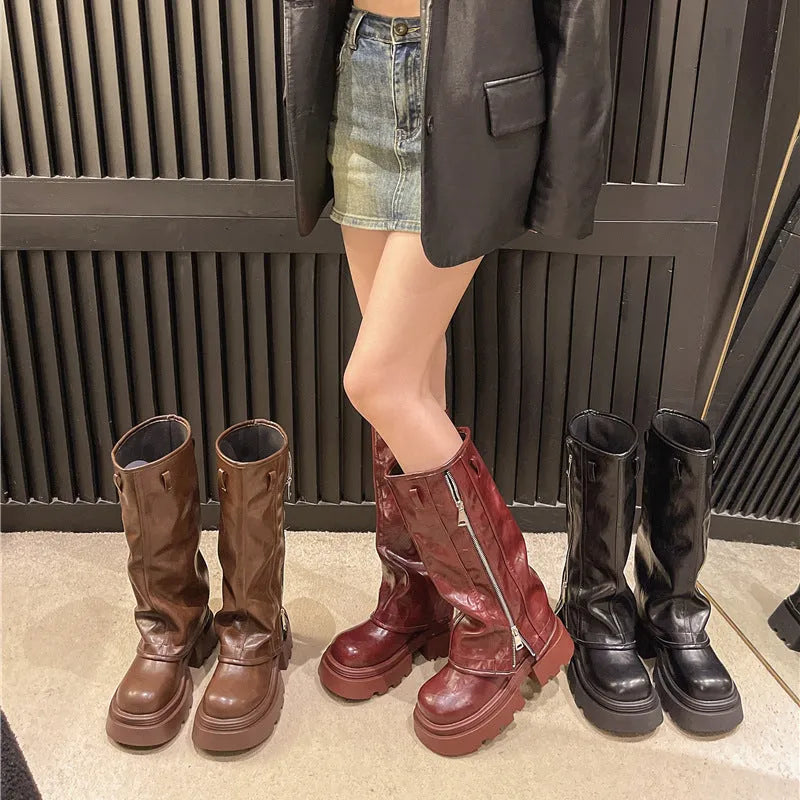 Platform Muffin Pants Martin Boots with square heel in artificial PU, shown in black.