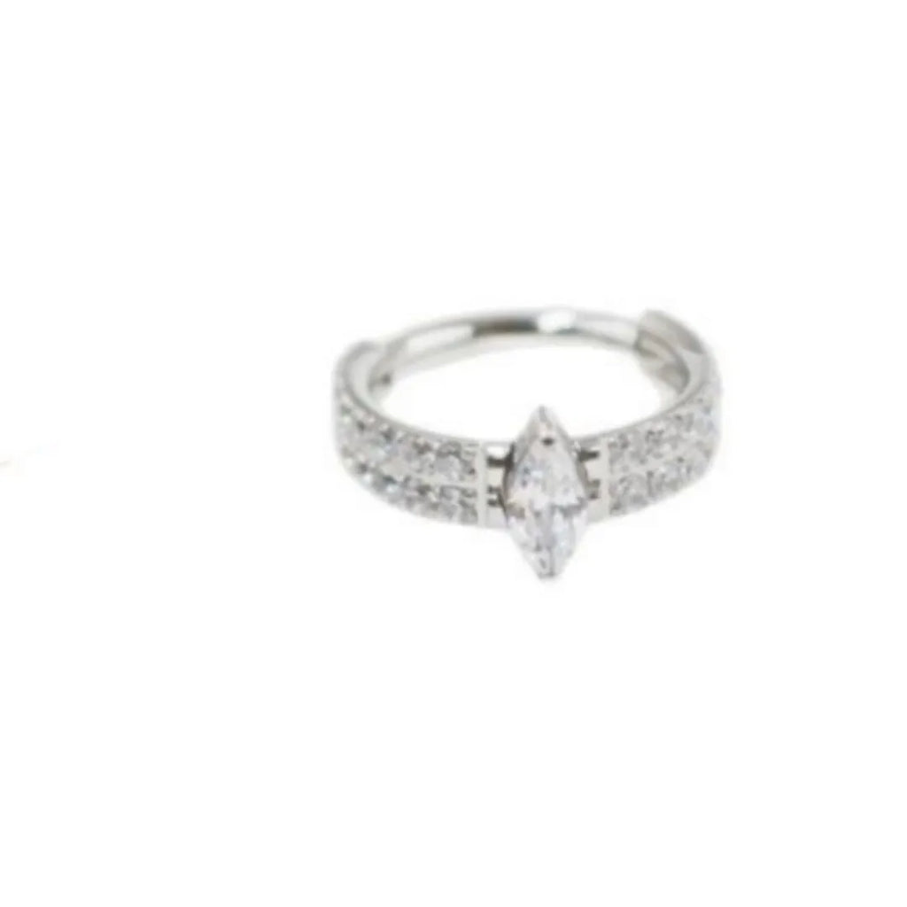 Titanium steel heart-shaped zircon earrings with diamond treatment in gold or silver finish