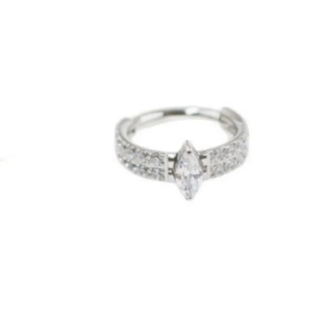 Titanium steel heart-shaped zircon earrings with diamond treatment in gold or silver finish