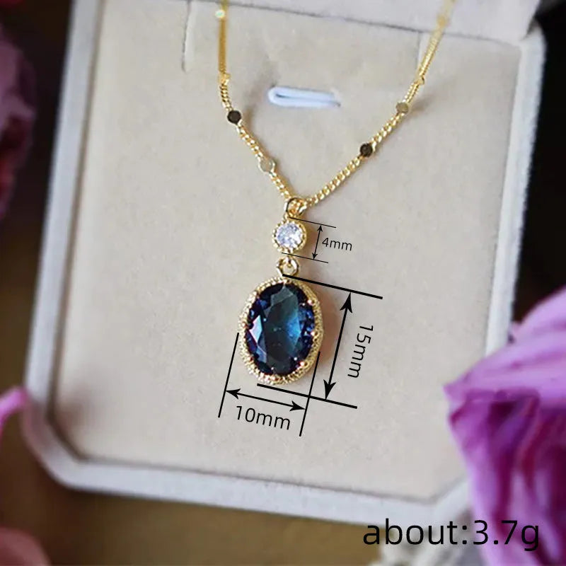 Gold geometric pendant necklace with French retro design and electroplated copper construction