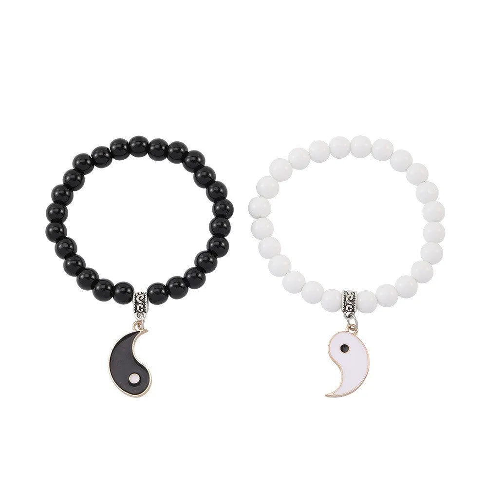 Geometric eight-diagram shaped unisex alloy bracelet with an electroplated finish.