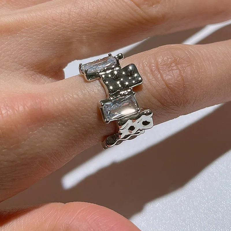 Open geometric silver ring with three-dimensional zircon decoration in retro pastoral style
