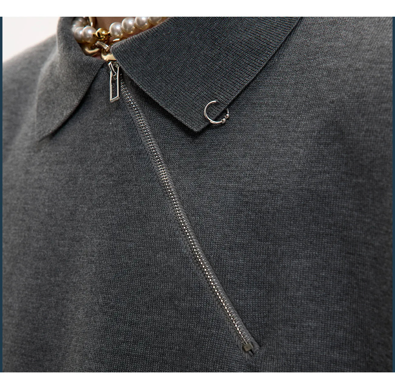 Men's slim-fit knitted polo shirt with diagonal zipper in black, grey or white colour options