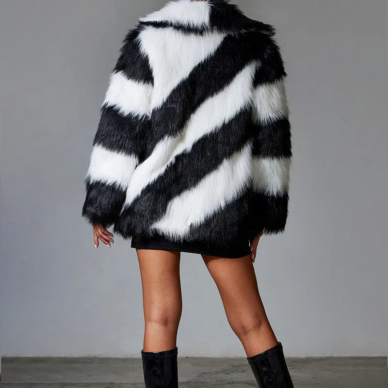 Women's faux fur coat with contrast lapels and a detachable fur collar in a regular 50cm length.