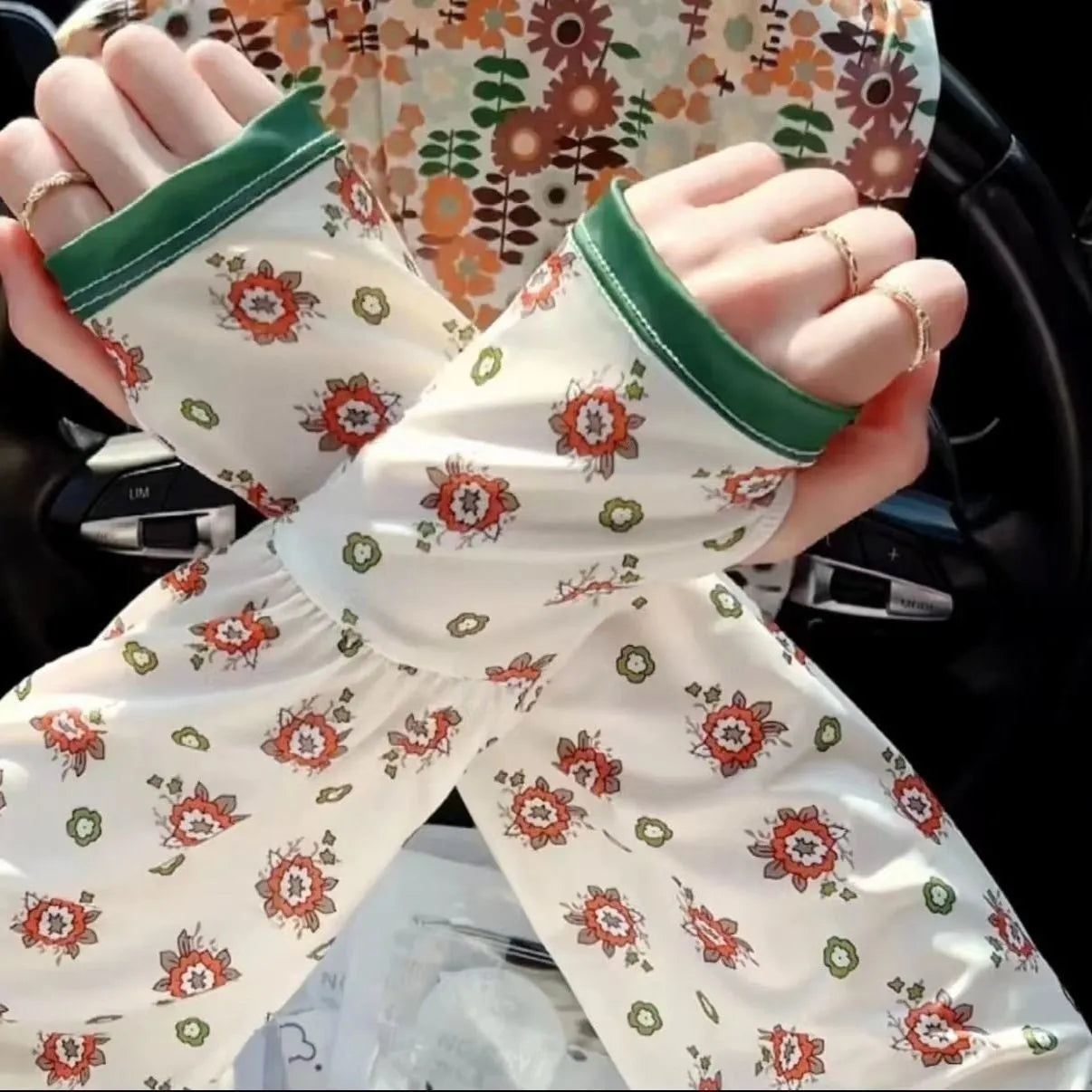 Printed ice silk sleeves with Chinese style floral patterns for UV protection and arm coverage