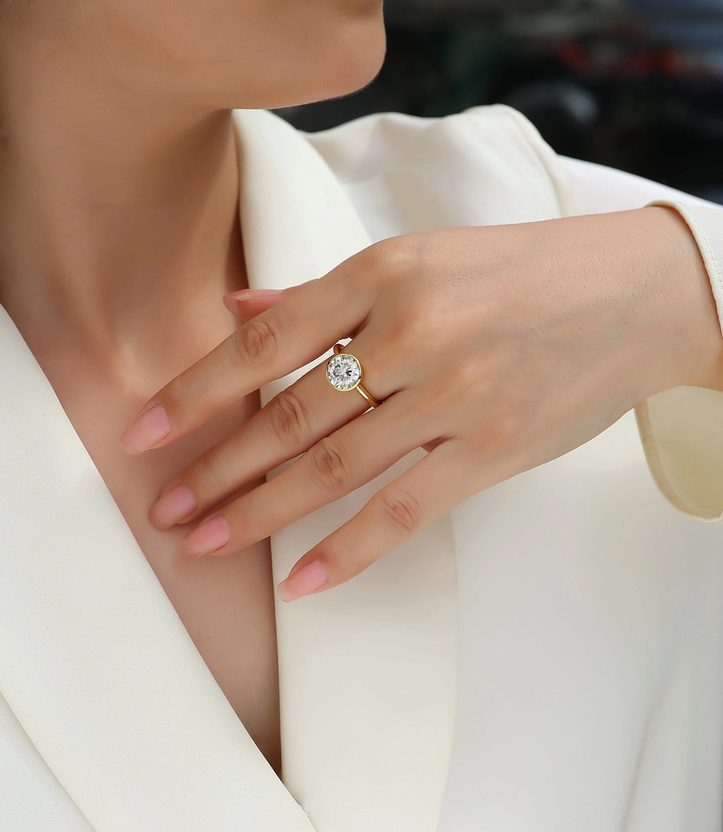 Time Foam gold-plated S925 silver diamond wedding ring set with round moissanite stone on gift box