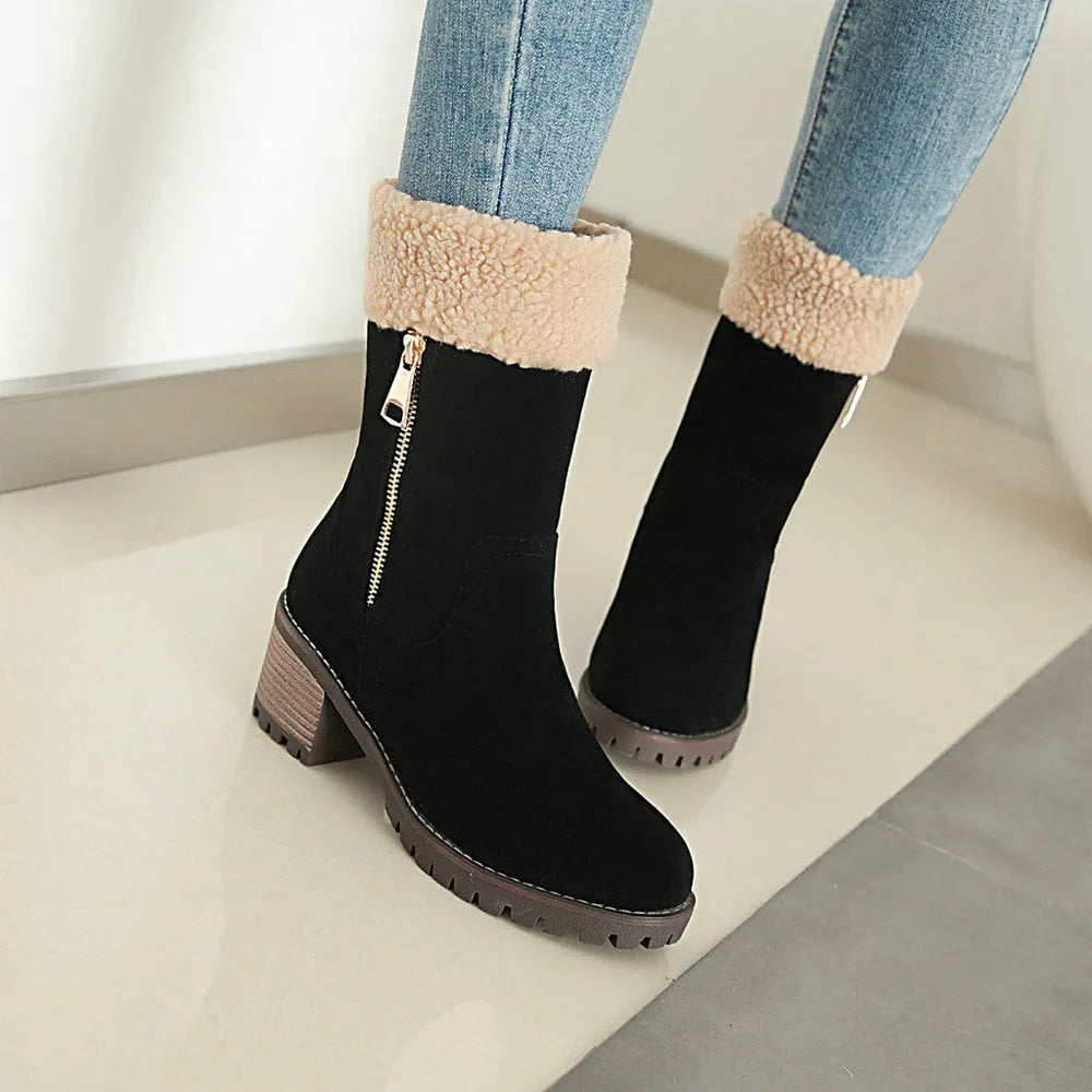 Ankle-high snow boots with waterproof rubber soles and plush lining in four colour options