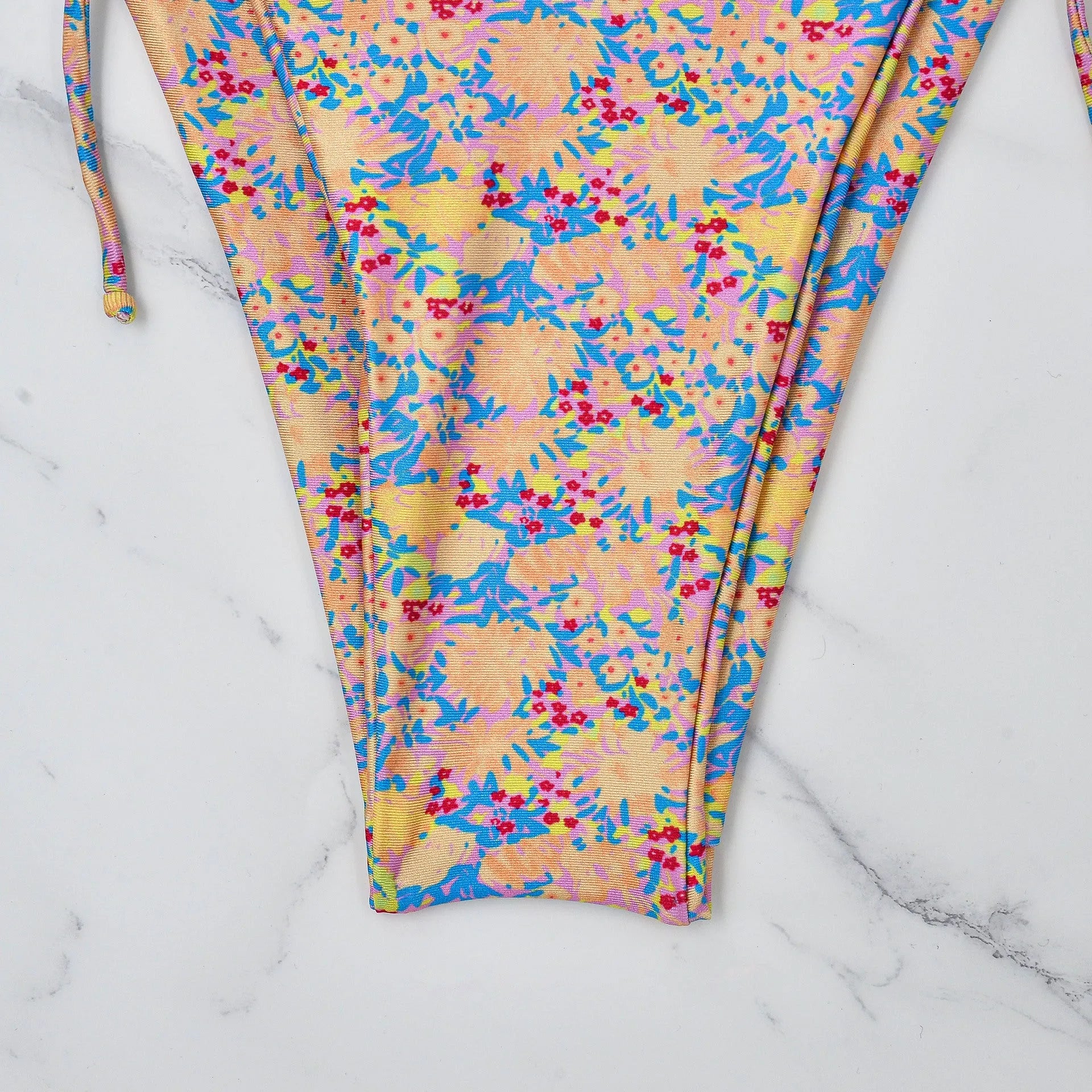 Lace-up bikini swimsuit with split design and briefs bottom