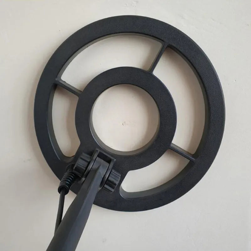 GC1028 black and yellow professional metal detector with LCD screen and adjustable pole.