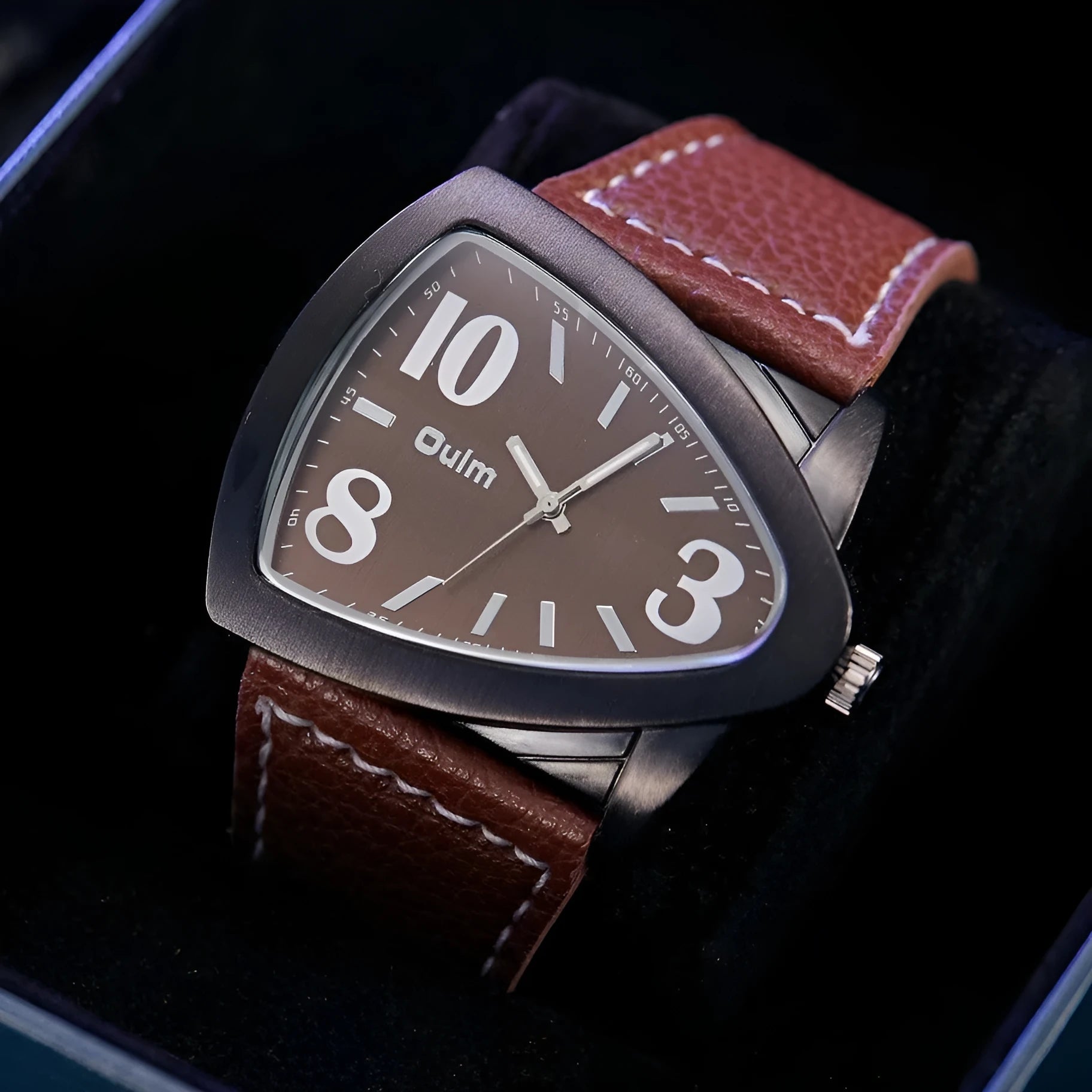 Men's casual triangle belt quartz watch with leather strap and stainless steel 9mm case