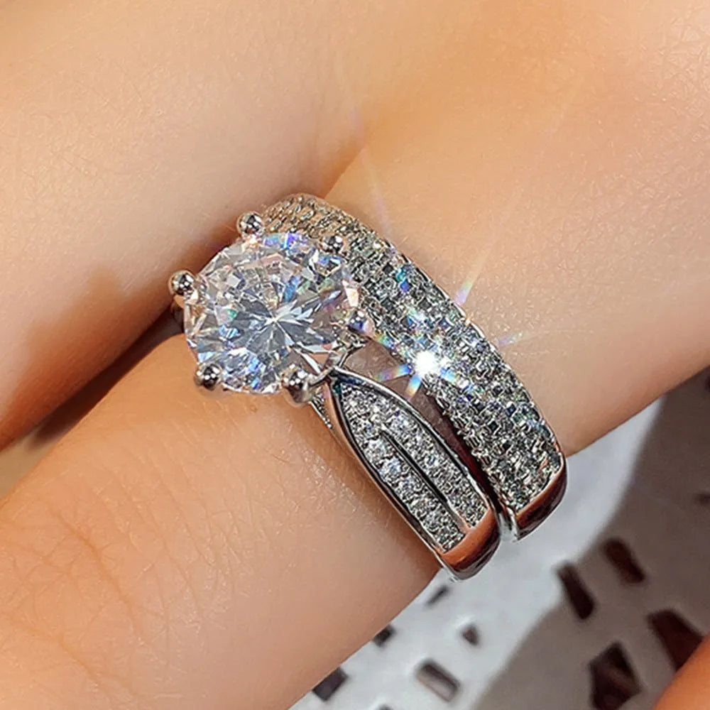 White gold colour geometric wedding ring bracelet with round design elements