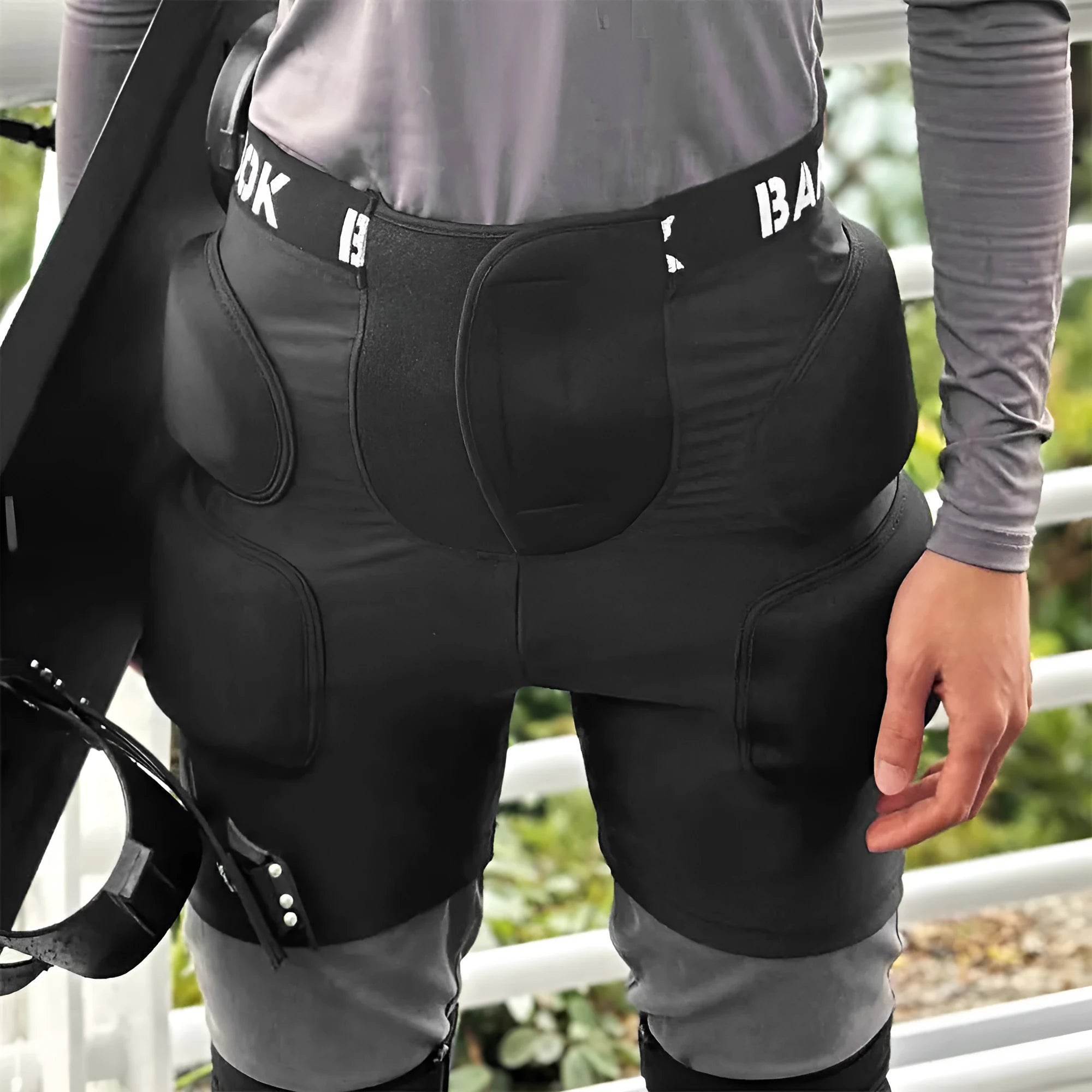 Black spandex hip protection pads with NBR foam for roller skating and skateboarding safety