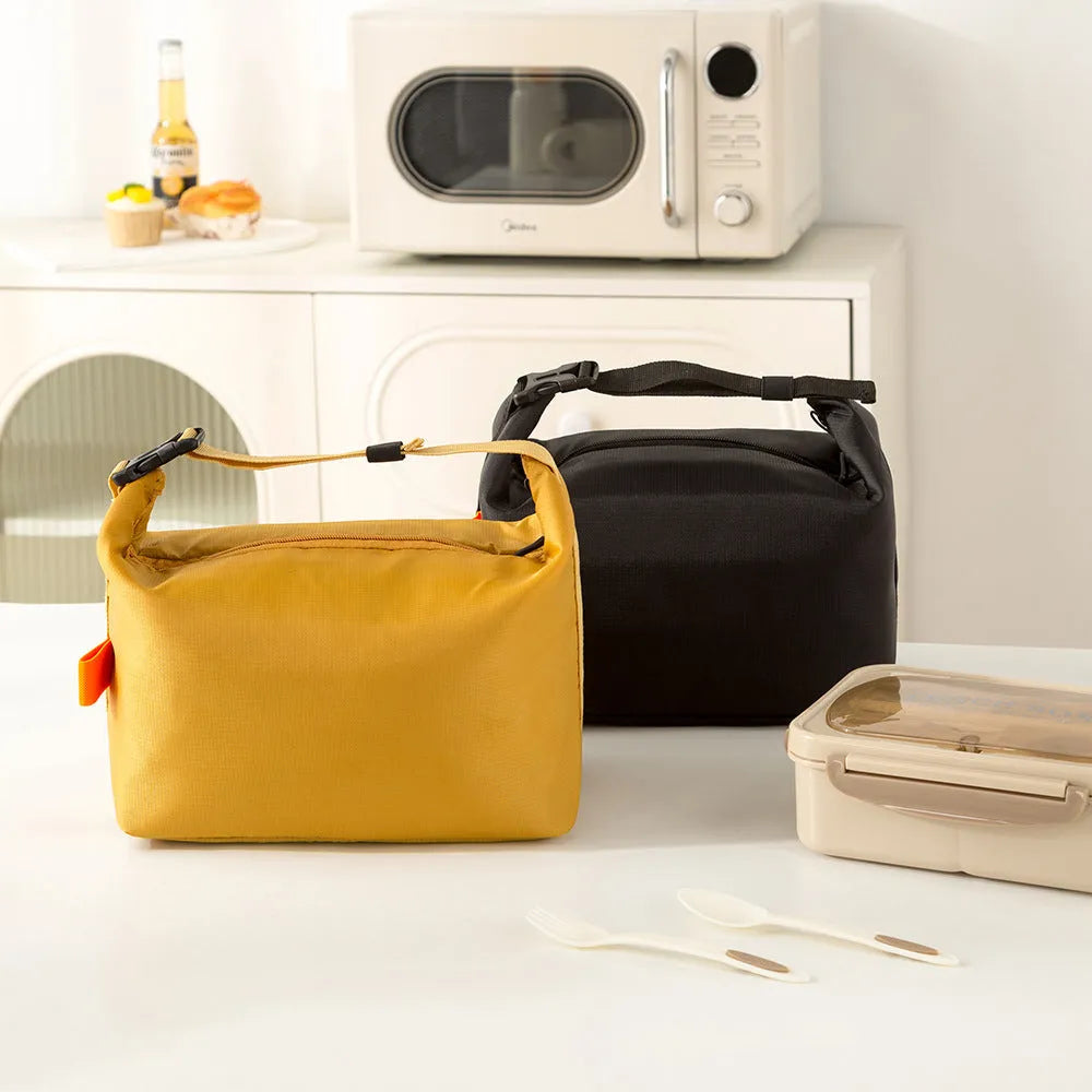 Japanese style insulated lunch bag in Oxford cloth with grey colour, showing dimensions.
