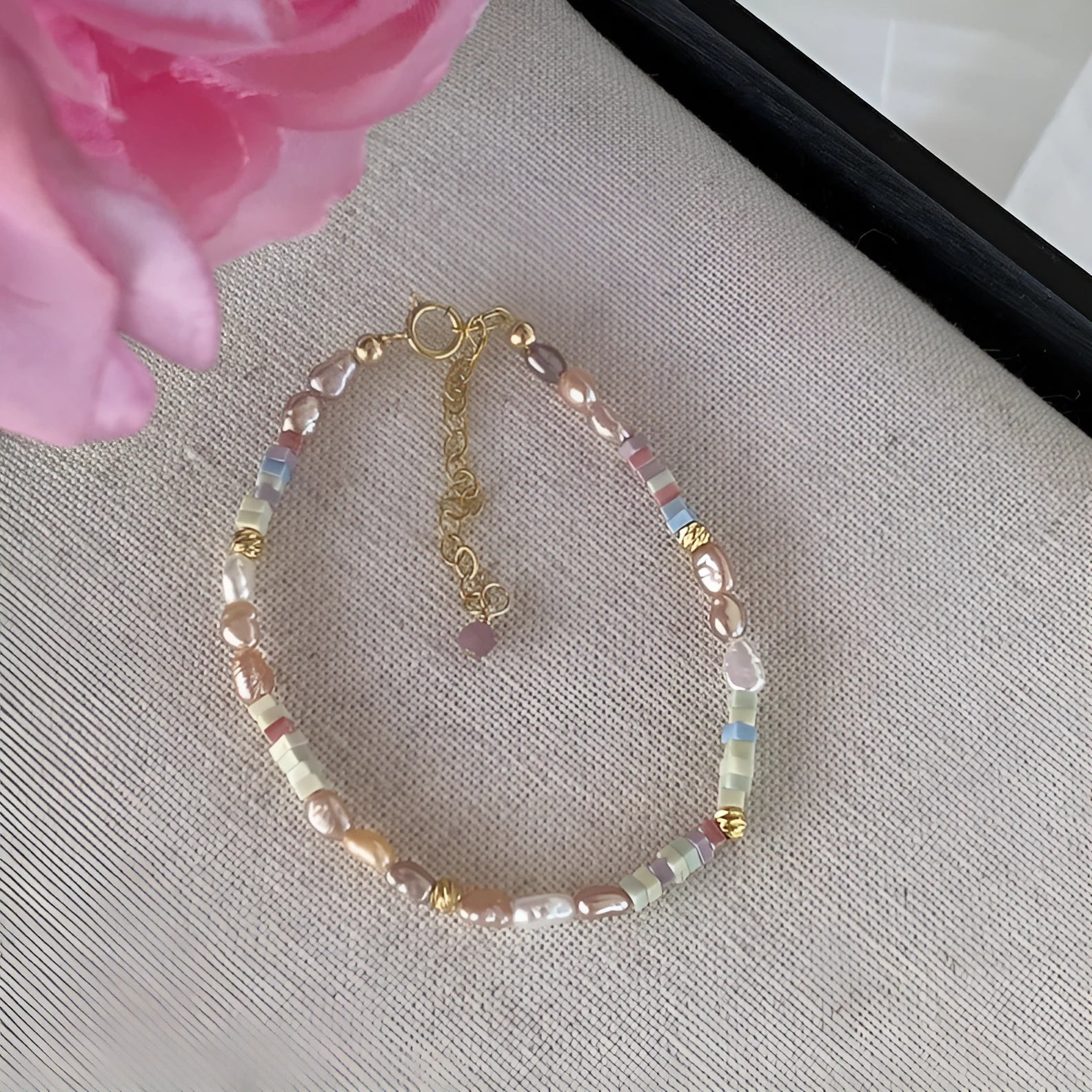 Handmade women's pearl jewellery set with purple natural pearls and 14K gold gilding
