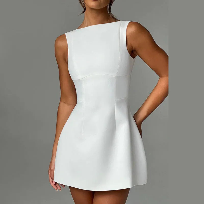 Slim-fitting backless sleeveless summer dress with high waist in polyester fabric
